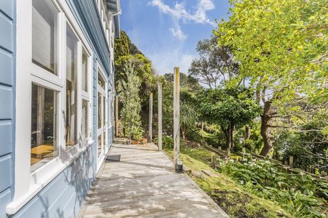 Photo of property in 36 Sutherland Crescent, Melrose, Wellington, 6023