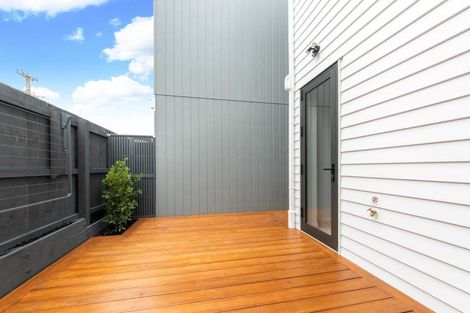 Photo of property in 5/31 Hill Crescent, New Lynn, Auckland, 0600