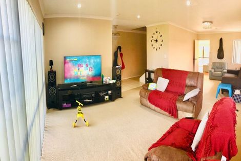 Photo of property in 9 Kalmore Place, Flat Bush, Auckland, 2016