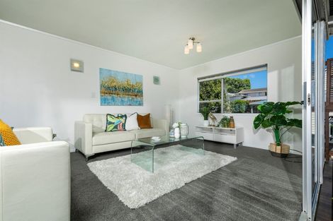 Photo of property in 7 Seabar Place, Glen Eden, Auckland, 0602