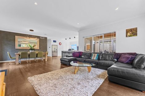 Photo of property in 10a Mackay Drive, Greenhithe, Auckland, 0632