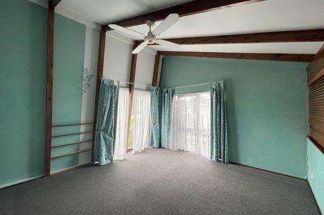 Photo of property in 33 Kurnell Drive, Botany Downs, Auckland, 2010