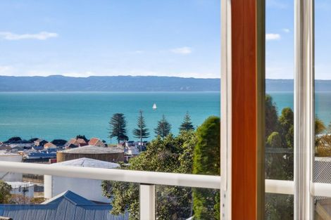 Photo of property in 122a Chaucer Road, Hospital Hill, Napier, 4110