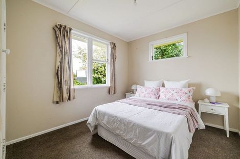 Photo of property in 10 Stoke Place, Awapuni, Palmerston North, 4412