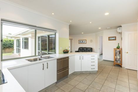 Photo of property in 6 Belgrave Place, Taradale, Napier, 4112
