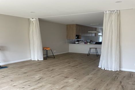 Photo of property in 5/58 Te Atatu Road, Te Atatu South, Auckland, 0610