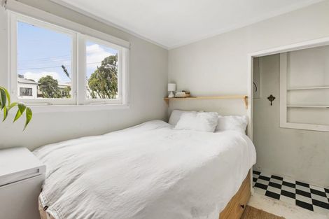 Photo of property in 10 Brighton Street, Island Bay, Wellington, 6023