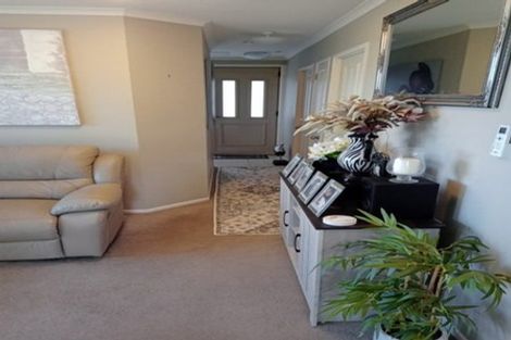 Photo of property in 8 Careen Grove, Gulf Harbour, Whangaparaoa, 0930