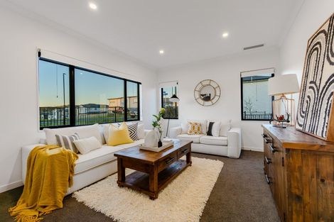 Photo of property in 39 Davey Crescent, Orewa, 0931