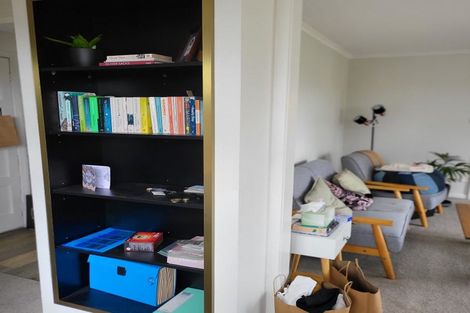 Photo of property in 12a Chapman Street, Newlands, Wellington, 6037