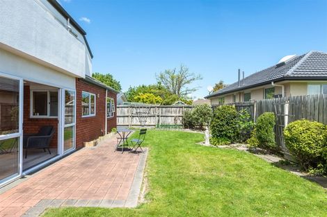 Photo of property in 33 Coniston Avenue, Ilam, Christchurch, 8041