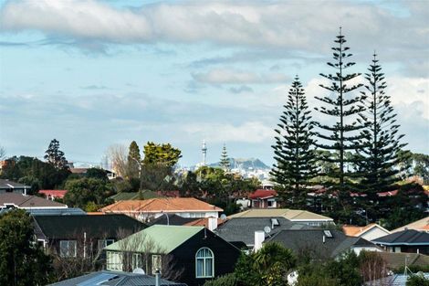 Photo of property in 380 East Coast Road, Sunnynook, Auckland, 0630
