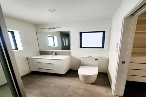 Photo of property in 5 Thorn Place, Levin, 5510