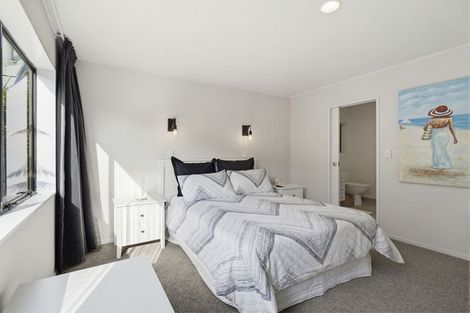 Photo of property in 74b Grand Vue Road, Kawaha Point, Rotorua, 3010