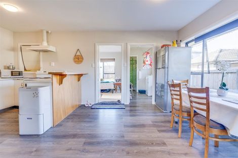 Photo of property in 10 Oakdale Street, Avonhead, Christchurch, 8042