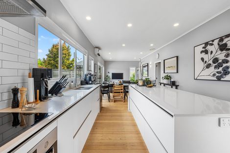 Photo of property in 79 Hobsonville Road, West Harbour, Auckland, 0618