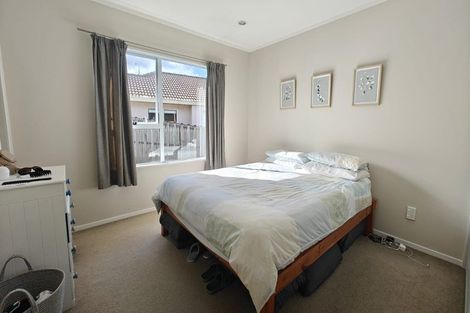 Photo of property in 97 Unsworth Drive, Unsworth Heights, Auckland, 0632