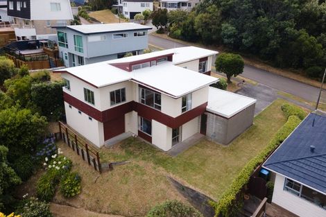 Photo of property in 4 Compass Way, Whitby, Porirua, 5024