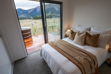 Photo of property in 191 Burdon Loop, Lake Hawea, 9382