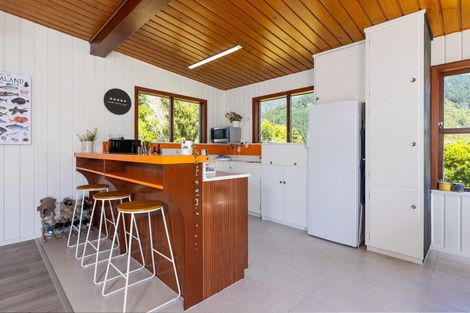 Photo of property in 15 Mccormicks Road, Whatamango Bay, Picton, 7281