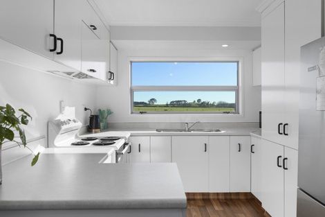 Photo of property in 68 Bayly Street, Waitara, 4320