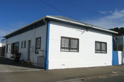Photo of property in 17 Rua Street, Lyall Bay, Wellington, 6022