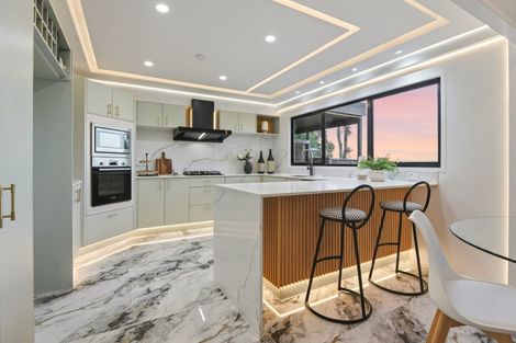 Photo of property in 45 Pohutukawa Avenue, Shelly Park, Auckland, 2014
