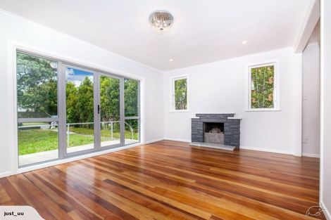 Photo of property in 26 Trojan Crescent, New Lynn, Auckland, 0600
