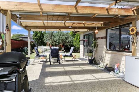 Photo of property in 9 Mccall Drive, Waiuku, 2123