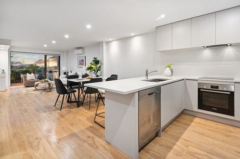 Photo of property in 2c Fowler Street, Northcote, Auckland, 0627