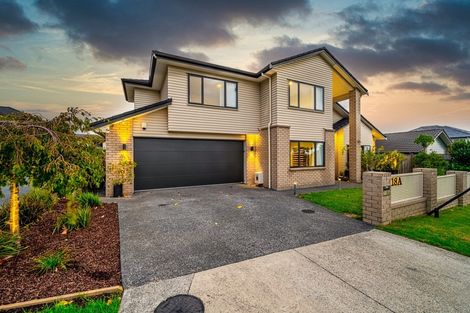 Photo of property in 118a Gracechurch Drive, Flat Bush, Auckland, 2016