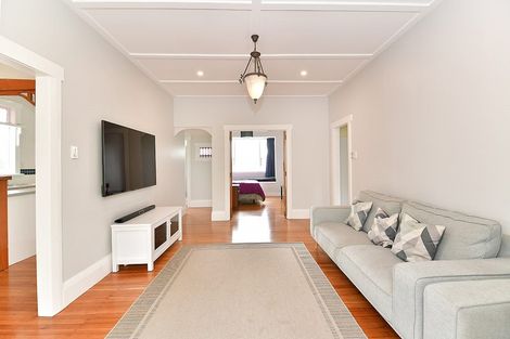 Photo of property in 2 St James Avenue, Helensville, 0800