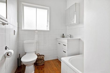 Photo of property in 22 Mellsop Avenue, Waiuku, 2123