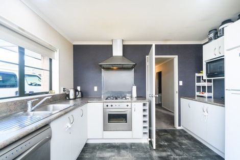 Photo of property in 34 Geneva Terrace, Kelvin Grove, Palmerston North, 4414