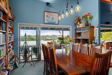 Photo of property in 104 Te Wahapu Road, Russell, 0272