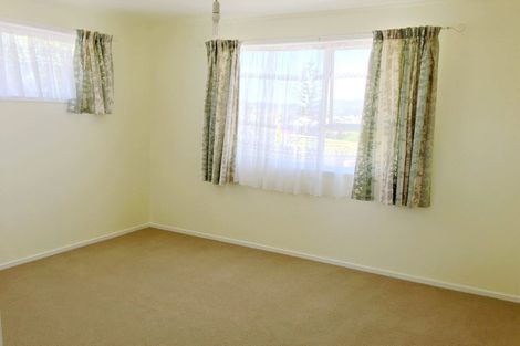 Photo of property in 44 Kaikoura Street, Henderson, Auckland, 0612