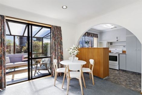 Photo of property in 6 Calverton Place, Halswell, Christchurch, 8025