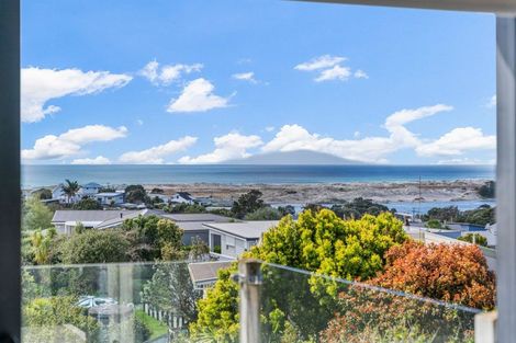 Photo of property in 22 Cullen Street, Mangawhai Heads, Mangawhai, 0505