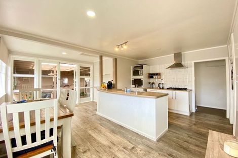 Photo of property in 98 Glenpark Avenue, Frankleigh Park, New Plymouth, 4310