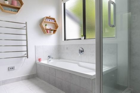 Photo of property in 37 Blue Heron Rise, Stanmore Bay, Whangaparaoa, 0932