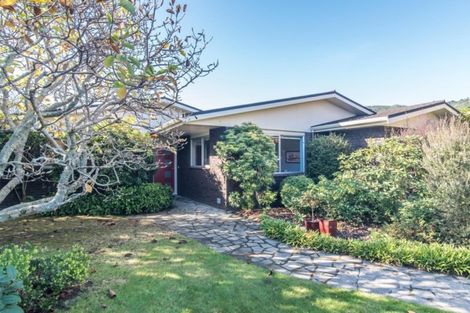 Photo of property in 3 Rewarewa Crescent, Waikanae, 5036