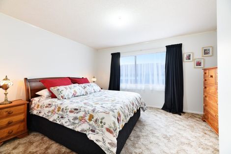 Photo of property in 2/23 Septimus Place, Henderson, Auckland, 0612