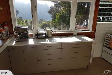 Photo of property in 4 Inaka Place, Titirangi, Auckland, 0604