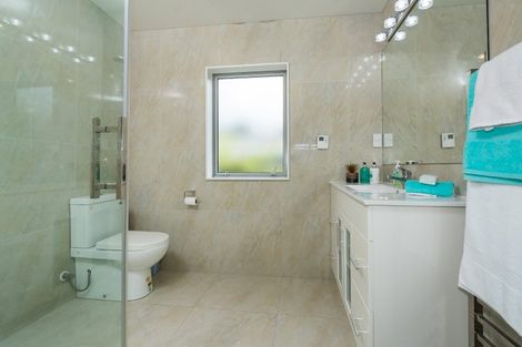 Photo of property in 1/76 Glamorgan Drive, Torbay, Auckland, 0630