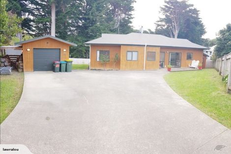 Photo of property in 49 Saunders Close, Whitby, Porirua, 5024