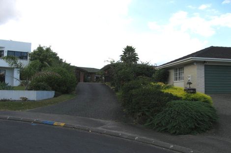 Photo of property in 11 Javelin Place, West Harbour, Auckland, 0618