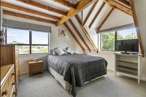 Photo of property in 158 Luckens Road, West Harbour, Auckland, 0618