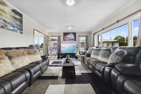 Photo of property in 12 Staines Avenue, Mangere East, Auckland, 2024