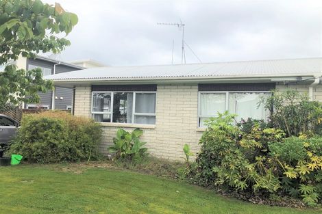 Photo of property in 142 Old Farm Road, Hamilton East, Hamilton, 3216