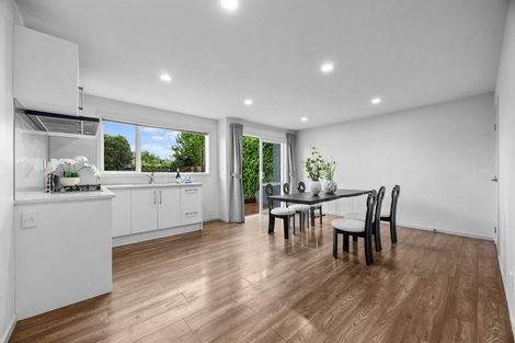 Photo of property in 4b Hilton Close, Fairview Heights, Auckland, 0632